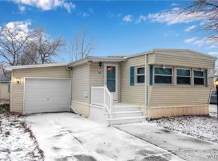 41 S Roxbury Dr, Hamburg, NY 14075