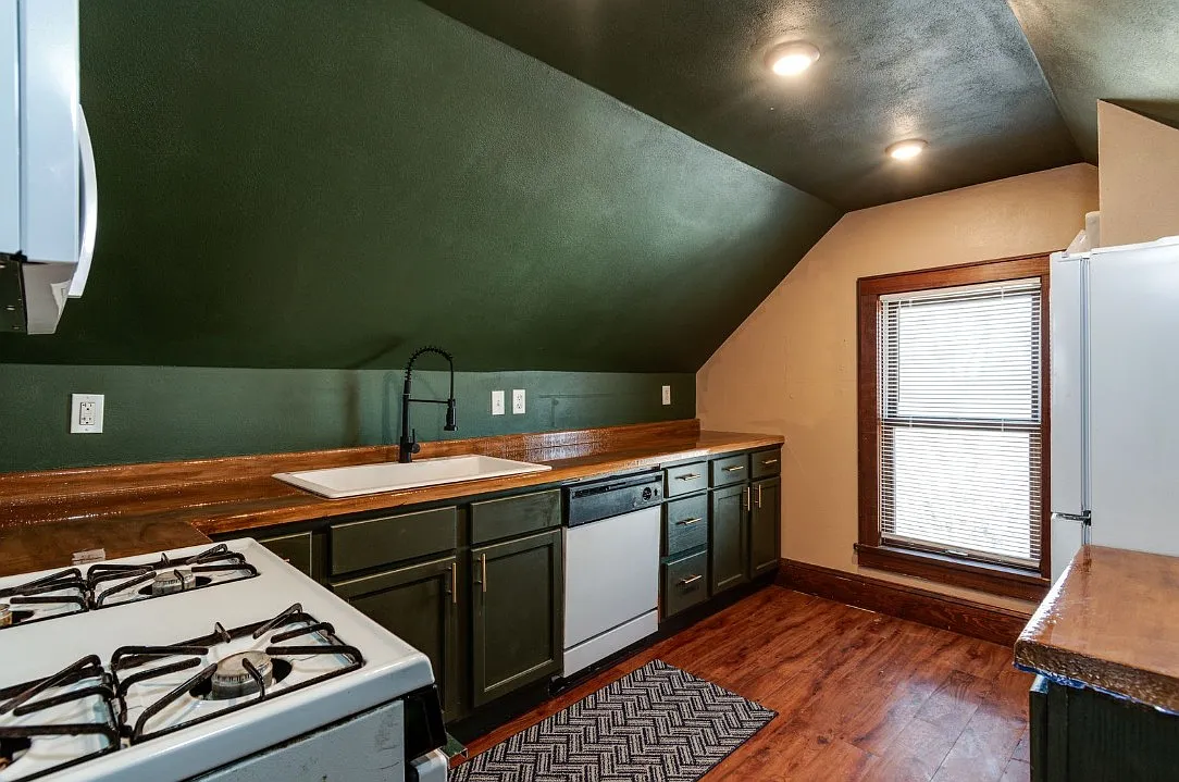 1 bed, 650 sqft, $1,350 — Photo 2