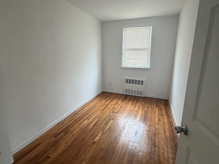 2550 Cropsey Ave #2B — Photo 8