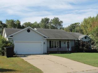 203 Ridgecrest Dr, Cannon Falls, MN 55009