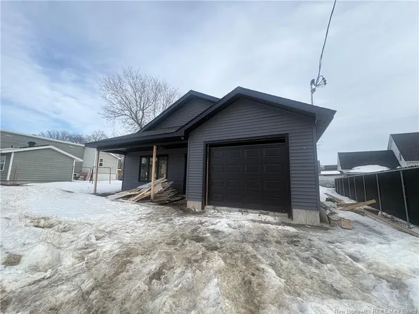66 Chatham Ave, Miramichi, NB E1N 1G6