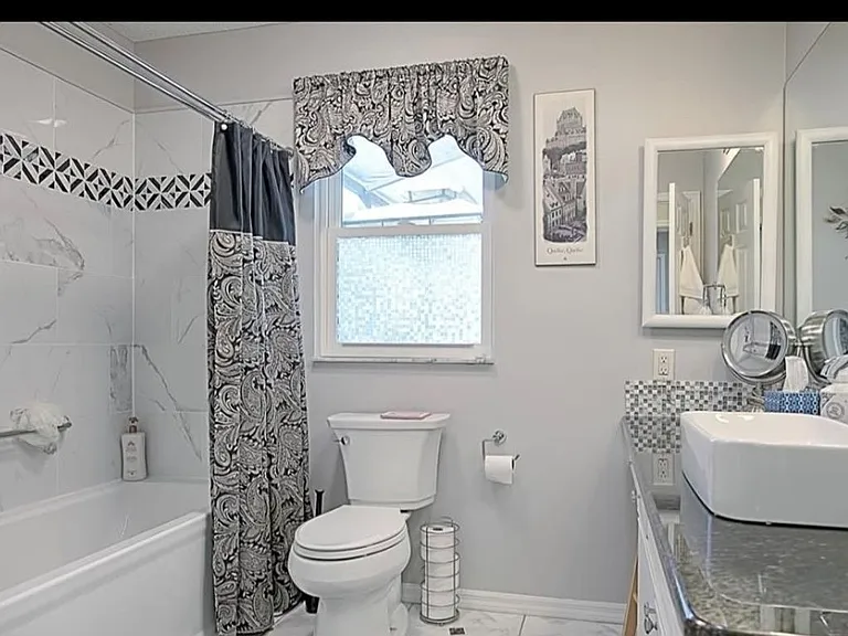923 Oleander St — Photo 11