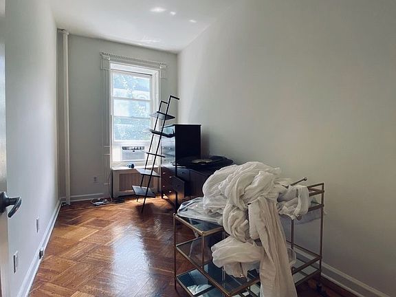 5th image of 29 W 76th St APT 7