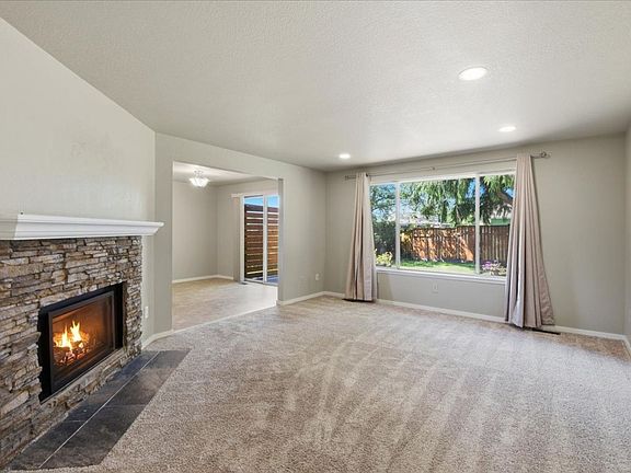 3rd image of 101 Paradise Pkwy
