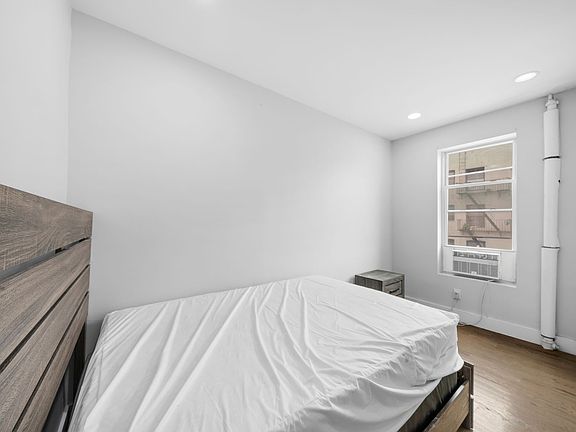 5th image of 2427 Hoffman St APT 7