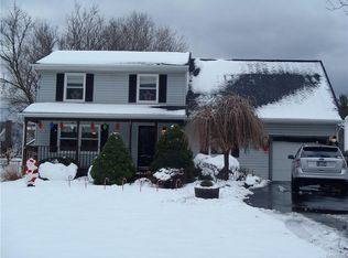 7095 Boston State Rd, Hamburg, NY 14075