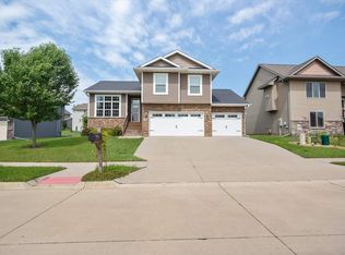195 Arlington Dr, Iowa City, IA 52245