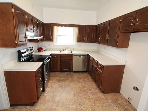 5th image of 508 Guthrie St