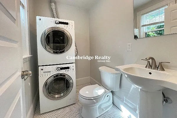 17 Ashland St #2T — Photo 20