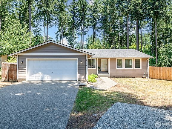 3rd image of 18312 Parkcrest Court SE