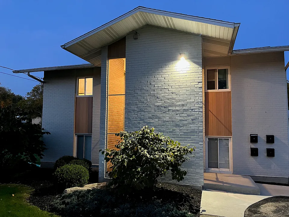 1631 Diamond Ave NE #2