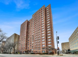 2909 N Sheridan Rd APT 411, Chicago, IL 60657