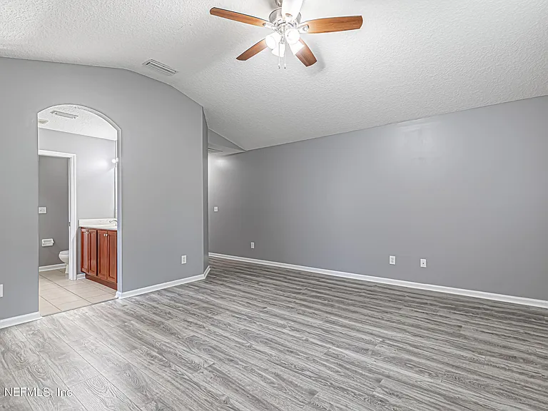2243 Trailwood Dr — Photo 31