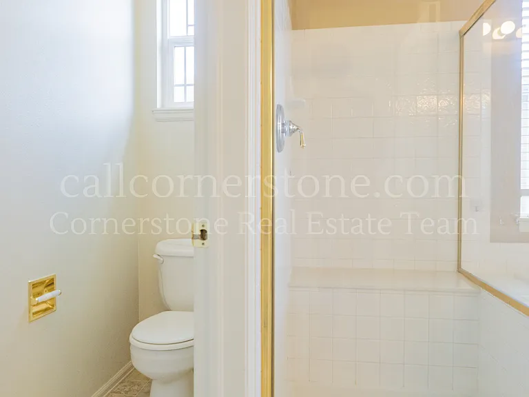3305 Hollycrest Dr — Photo 24