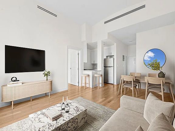 4th image of 154 W 70th St #Penthouse M