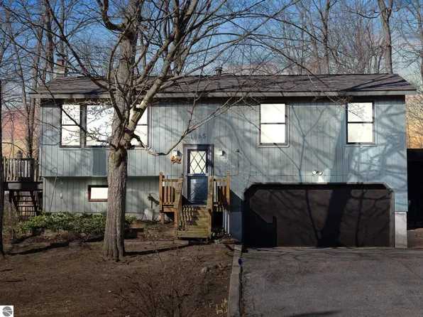1685 Eastbriar, Traverse City, MI 49696