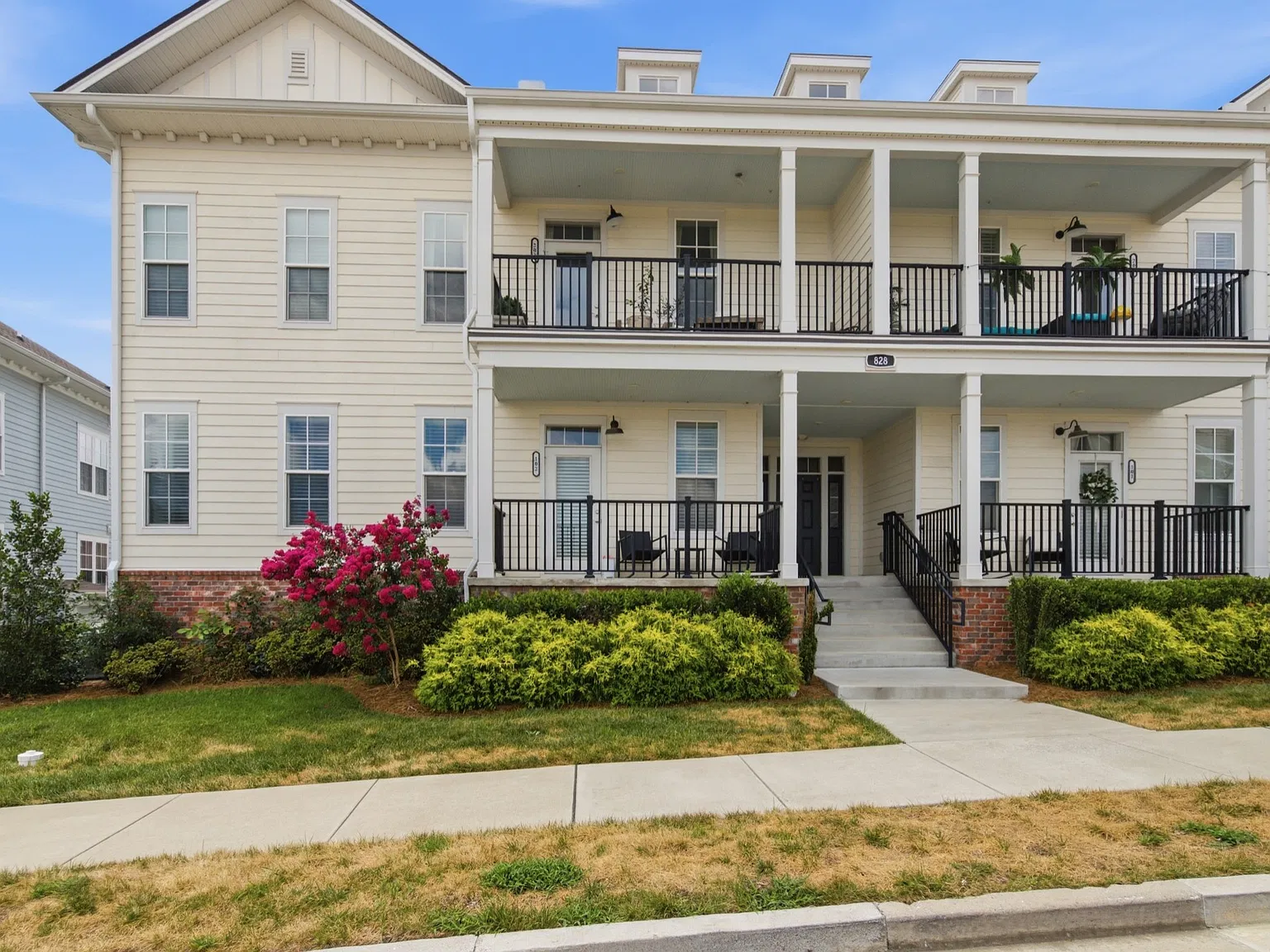 2 bed, 2.0 bath, 1156 sqft, $1,975 — Photo 1