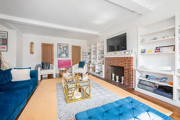 Rented by R New York | media 7