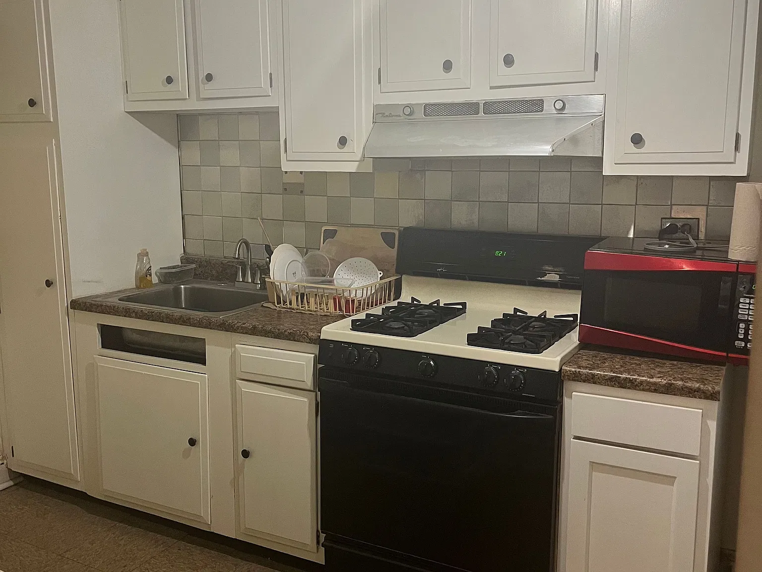 Room for rent in great location with flexible lease options (short-term, mid-term or long-term le... — Photo 4
