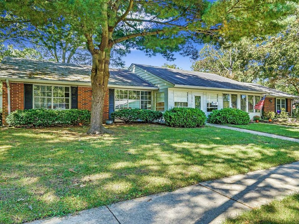 1st image of 155A Gramercy Ct