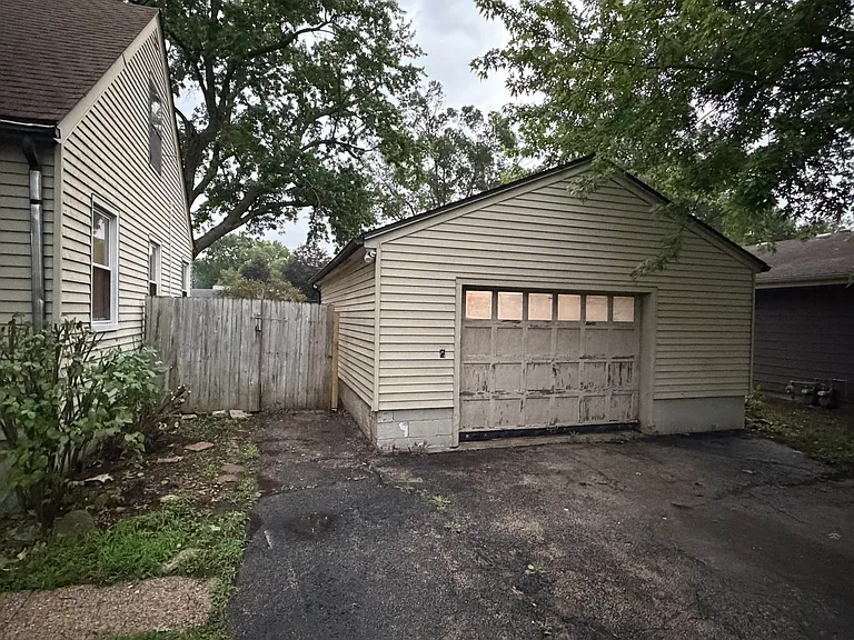 211 S Lafayette St — Photo 20