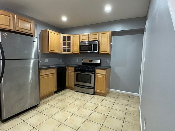 3rd image of 1137 S Mole St #1137