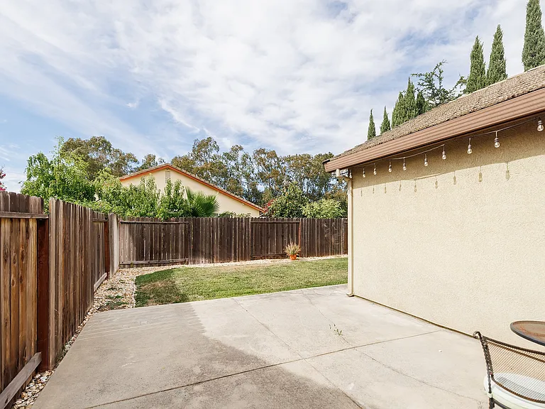 5517 Laguna Crest Way — Photo 19