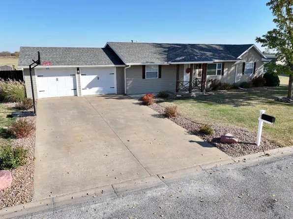 203 Evans St, Ellsworth, KS 67439