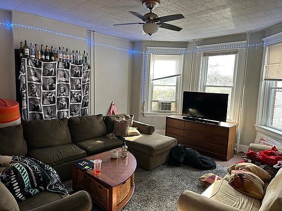 2nd image of 2350 Stratford Ave