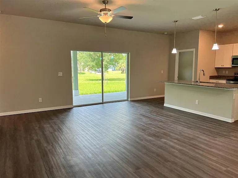 3685 Trenton Ln — Photo 3