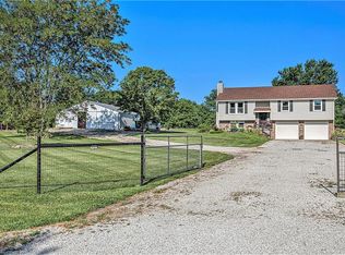 21318 S Briar Rd, Peculiar, MO 64078