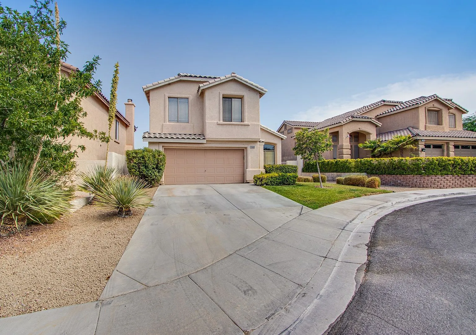 Summerlin Neighborhood In A Cul de Sac — Photo 3