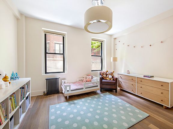 4th image of 320 W 89th St APT 1C
