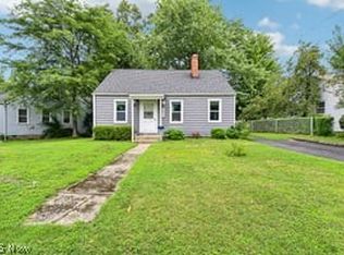 37531 Willow Dr, Eastlake, OH 44095