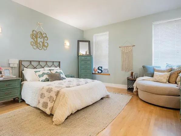 220 Washington Street image 1 of 10