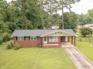 911 Bonnie Dr, Weaver, AL 36277