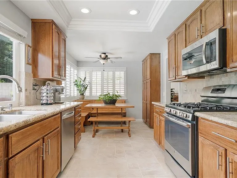 10112 Banyan St — Photo 9