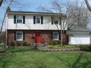 611 Bevan Dr E, Joliet, IL 60435