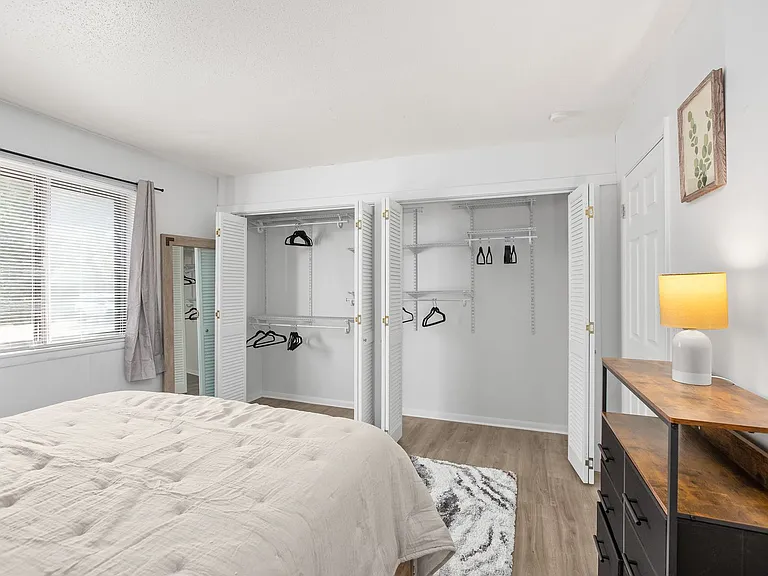 2260 Sunderland Rd #82W — Photo 12