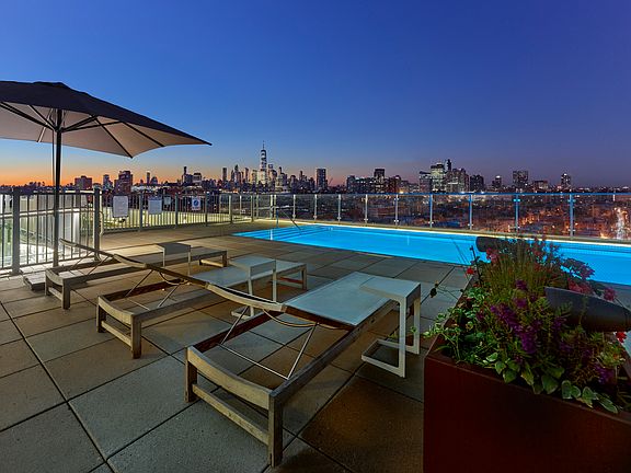 Rooftop Pool with Views of Bew York City