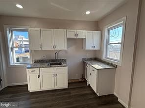 5th image of 2537 E Auburn St #2