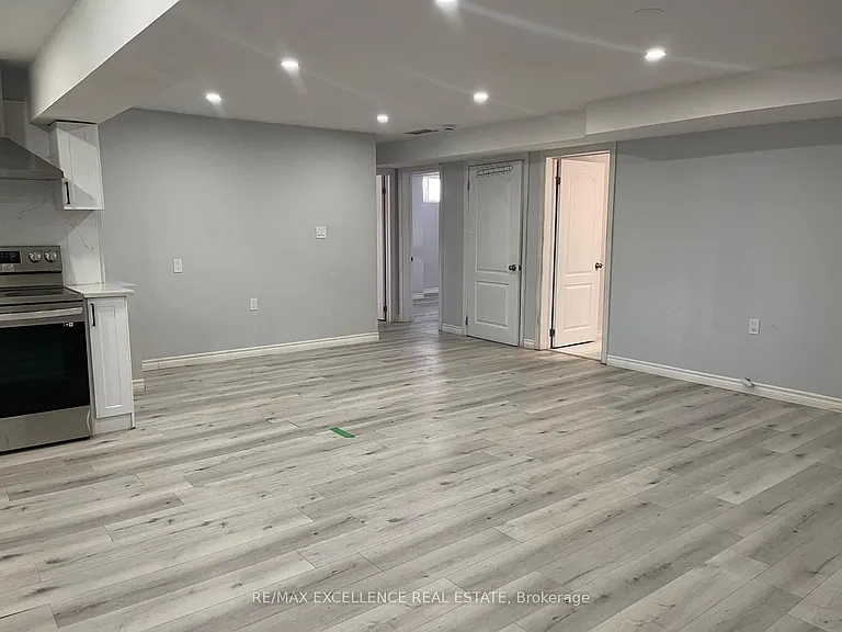1595 Borden St — Photo 5