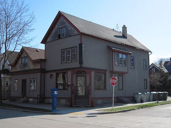 2nd image of 2479 N Fratney St