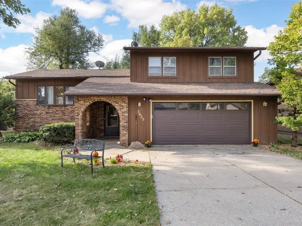 2623 Iris Ave NW, Cedar Rapids, IA 52405