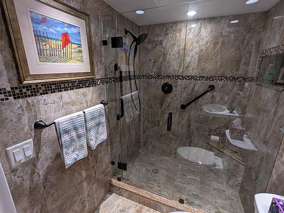 3rd image of 1800 N Andrews Avenue #9G