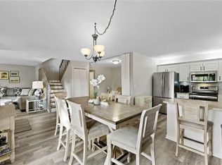 4001 Sandlewood Ln, Fort Myers, FL 33907