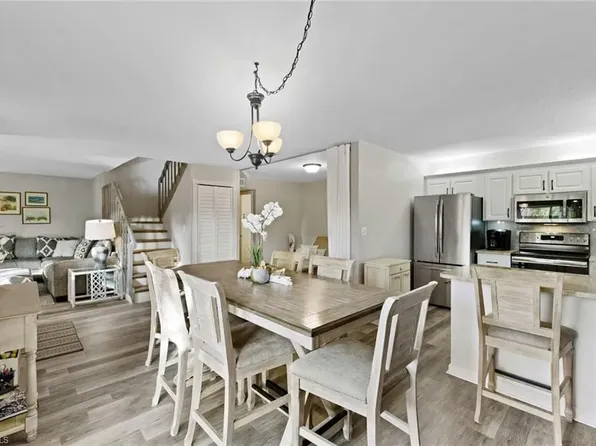 4001 Sandlewood Ln, Fort Myers, FL 33907