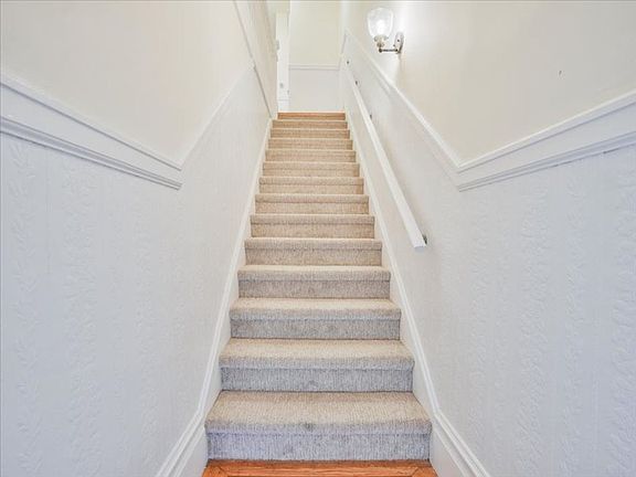 2nd image of 1129 Clay St