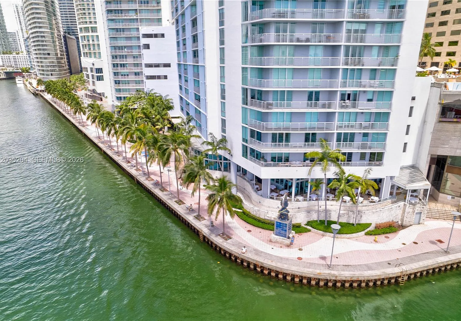 One Miami East Condo — Photo 4