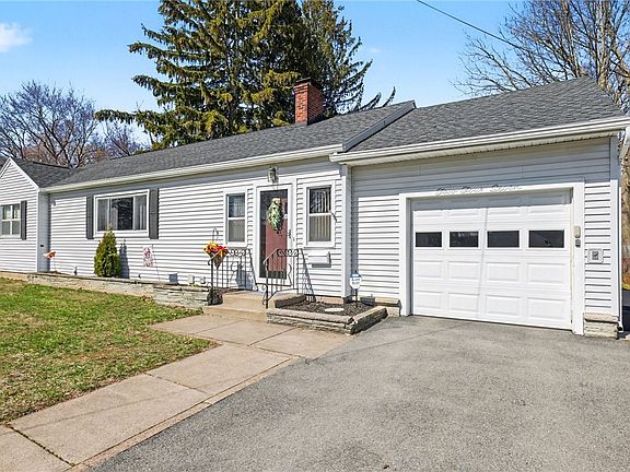 3rd image of 247 W Ivy St